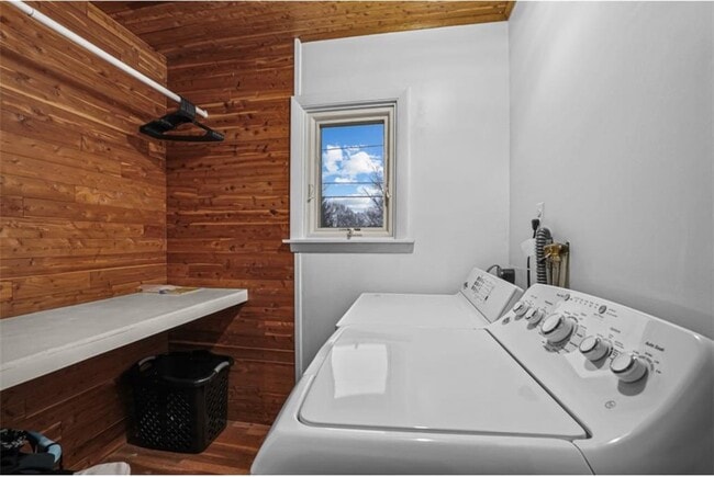 Building Photo - 9 Wampanoag Cir