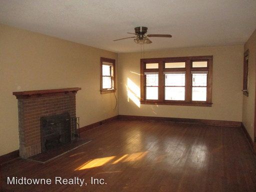 Building Photo - 726 E Washington Blvd