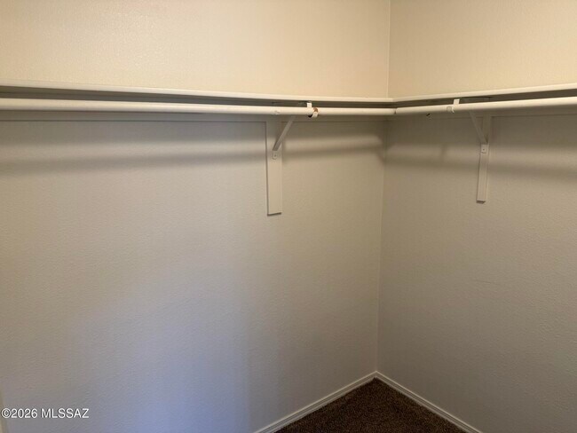 Building Photo - 5751 N Kolb Rd