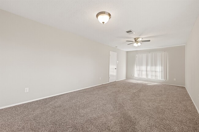 Building Photo - 927 Comstock Springs Dr