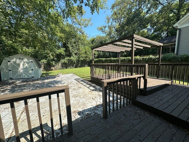 Building Photo - Charming 2 Bed 1 Bath Home In Nashville