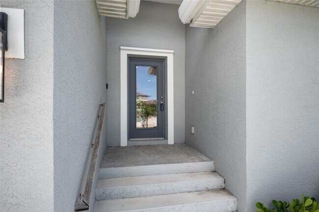 Building Photo - 315 Sweetwater Dr