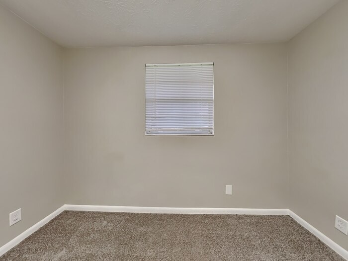 Building Photo - 7047 Sonora Dr N