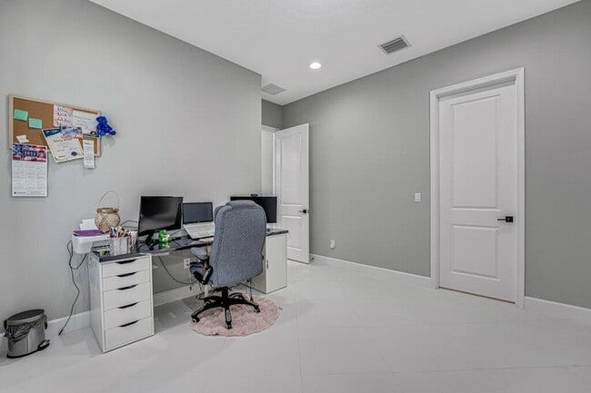 Building Photo - 5482 Macoon Wy