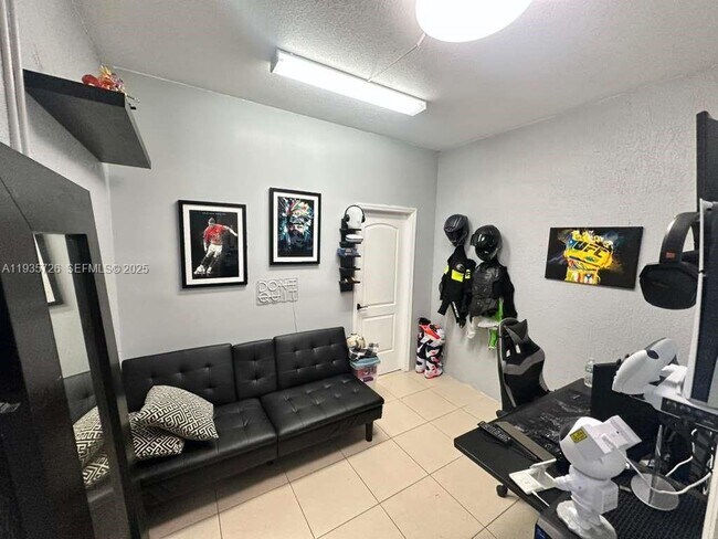 Building Photo - 9350 SW 171st Ct