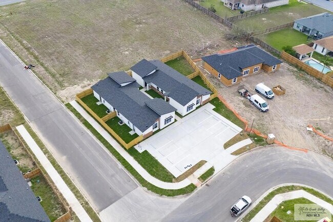 Building Photo - 3604 Hidalgo Cir