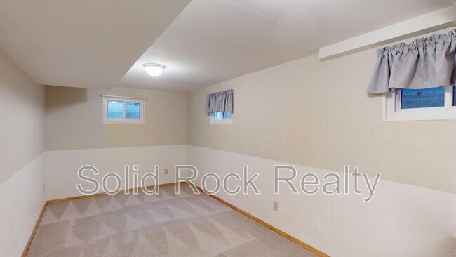 Building Photo - 2527 Mt Vernon St