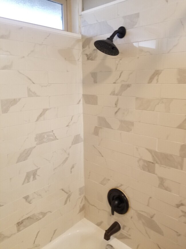 Building Photo - 510 S Phillippi St