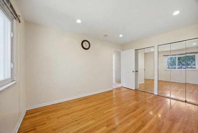 Building Photo - 1142 Brighton Pl