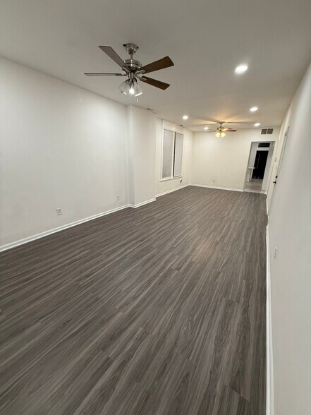 Building Photo - 1649 W Garfield Blvd