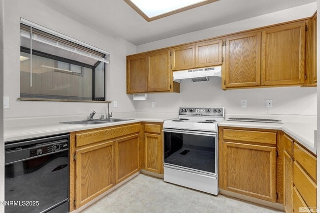 Building Photo - 4985 W 7th St