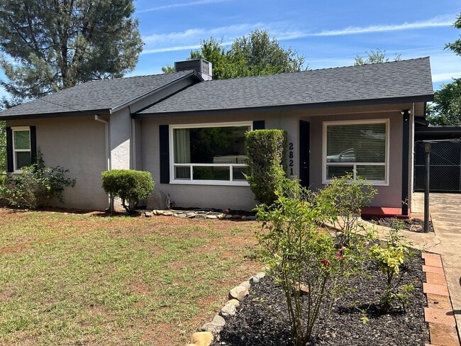 Building Photo - Charming 2-bedroom, 1-bath home in Redding, CA