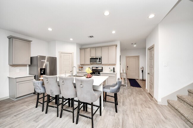 Building Photo - 311 John House Ln