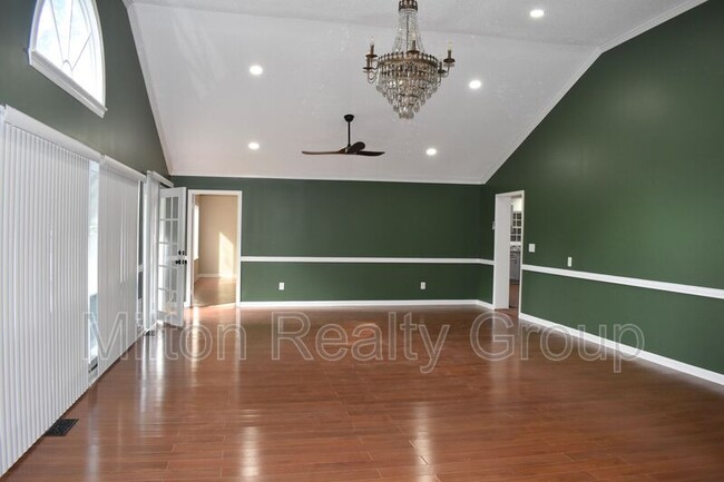 Building Photo - 1505 Fairview St