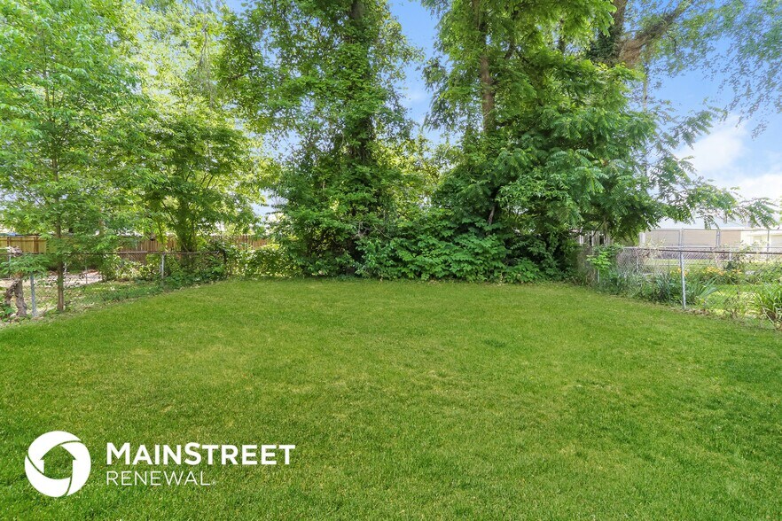 Building Photo - 415 N 42nd St