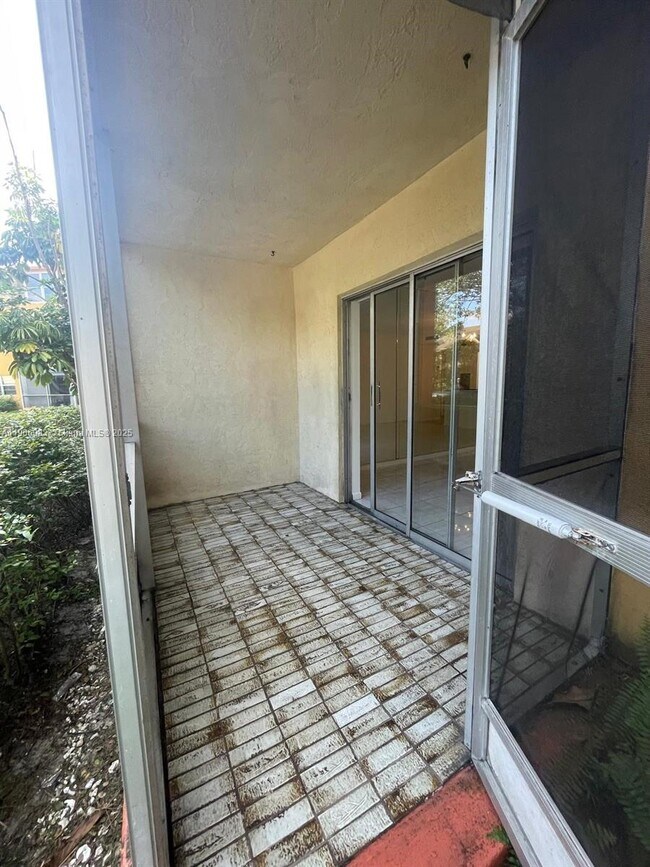 Building Photo - 4384 NW 9th Ave