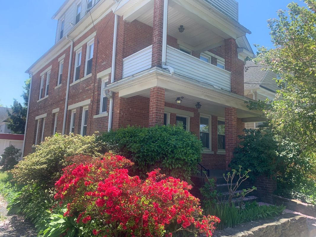 Building Photo - 263 Roselle St
