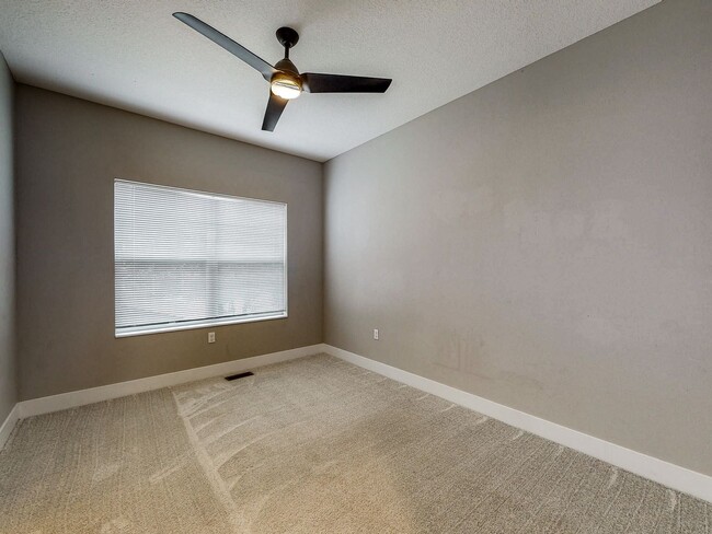 Building Photo - 308 S Walnut Ave