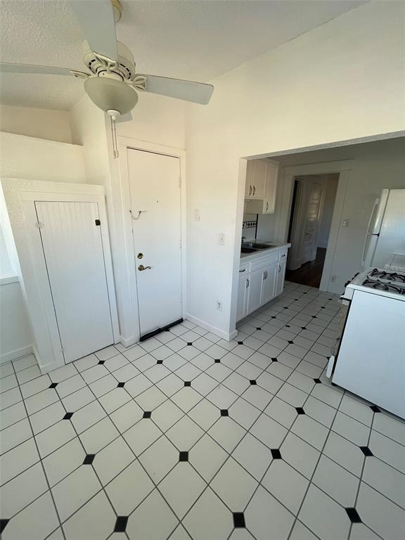 Building Photo - 429 Ruth Ln