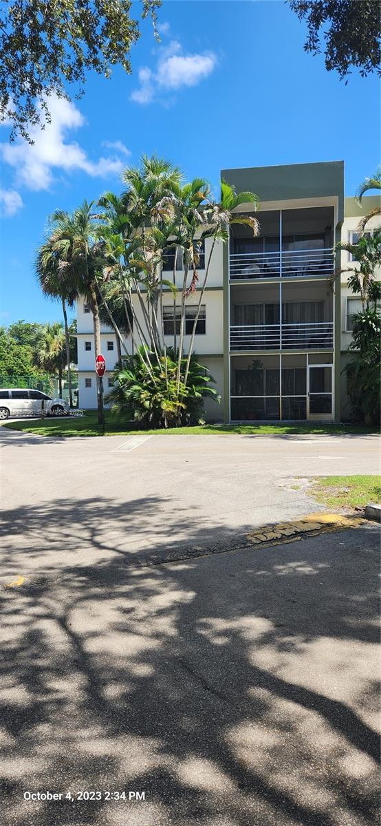 Building Photo - 4235 N University Dr