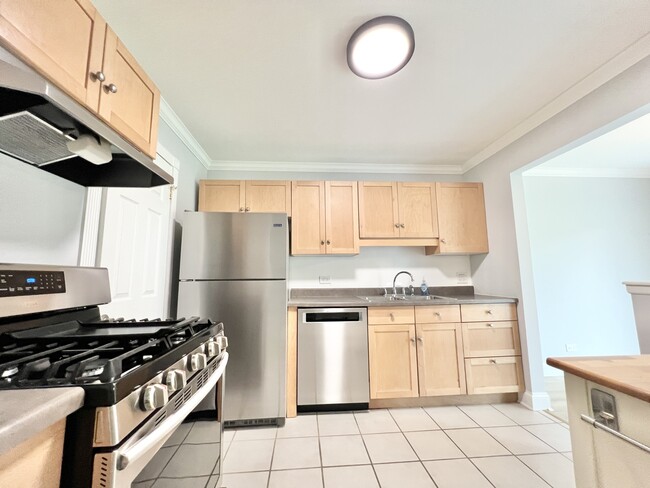 Building Photo - 1166 Buckingham Ct