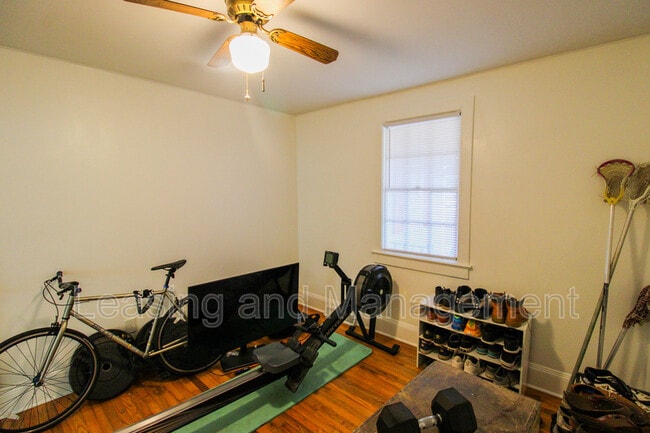 Building Photo - 1709 Mulmar St