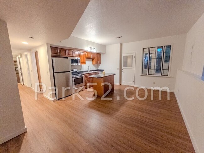Building Photo - 9024-9024 Waverly Dr SW