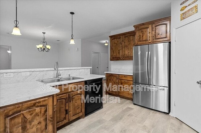 Building Photo - 1704 Little Deer Ln