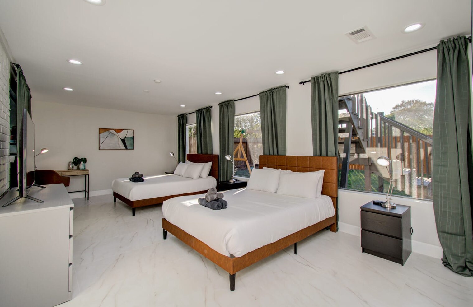 Building Photo - 8623 Parasol Ln