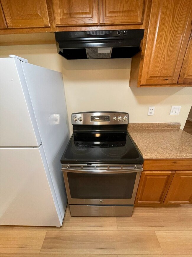 Building Photo - 2975 Neet Ave