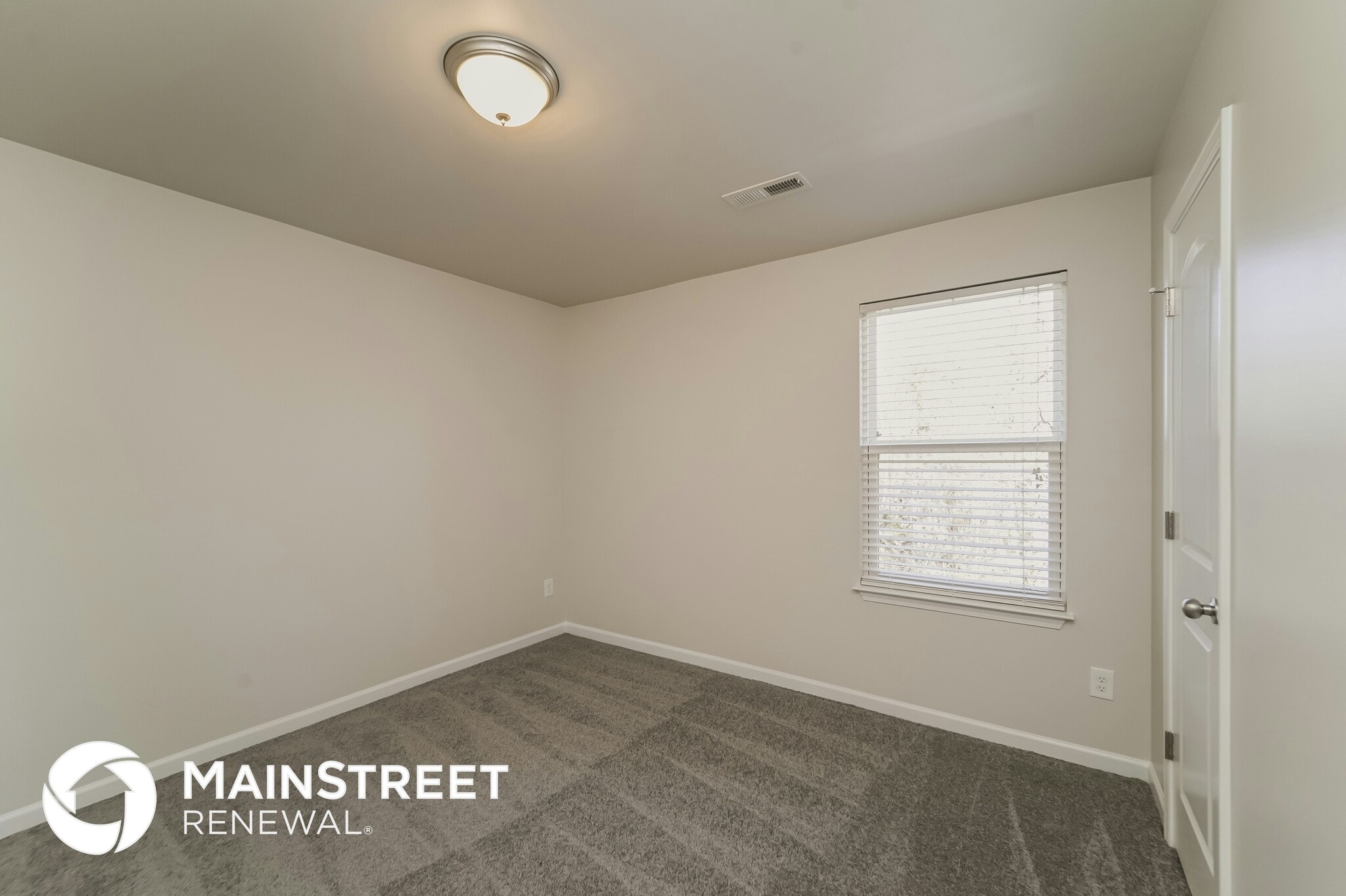 Building Photo - 13835 Circle Dr