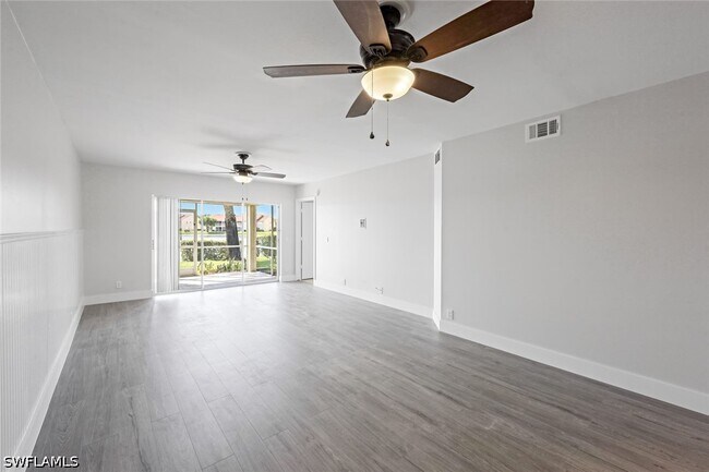 Building Photo - 7800 Emerald Cir