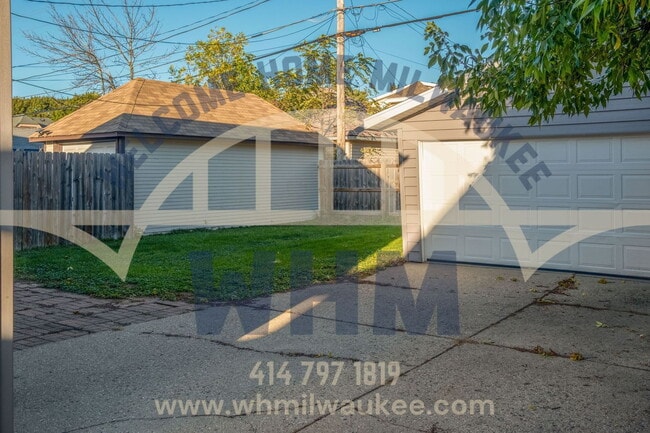 Building Photo - 1918 N 55th St