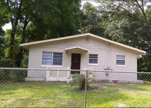 Building Photo - 5036 College Dr