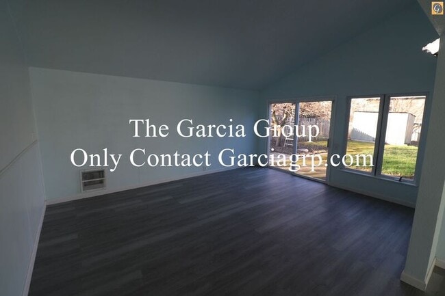 Building Photo - 4505 NE Emerson St