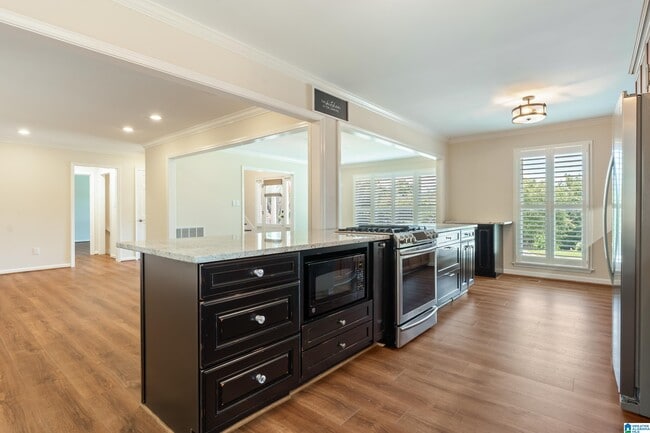 Building Photo - 5249 Meadow Garden Ln