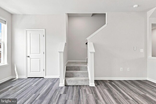 Building Photo - 417 Seeback Dr