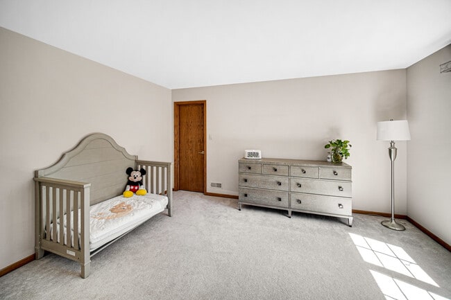 Building Photo - 15538 Royal Glen Ct