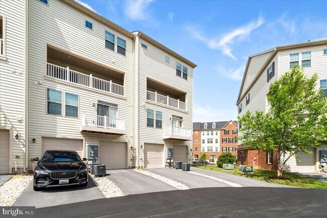 Building Photo - 6500 Walcott Ln