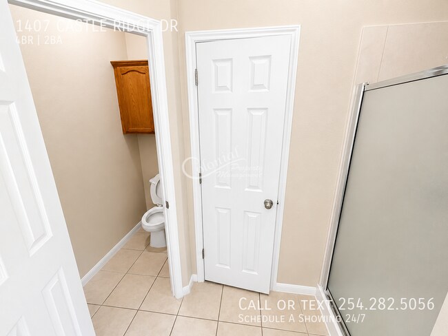 Building Photo - 1407 Castle Ridge Dr
