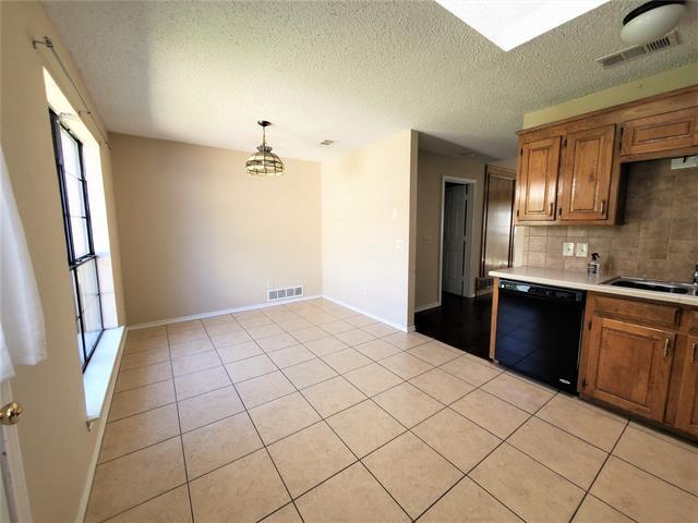 Building Photo - 4005 San Mateo Dr