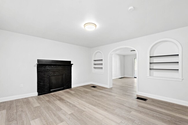 Building Photo - Stunning 5 bedroom home in Mt. Washington available June 1!