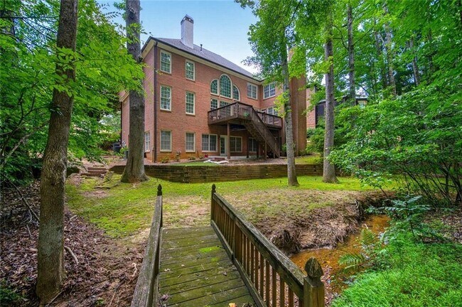 Building Photo - 735 Westwind Ln