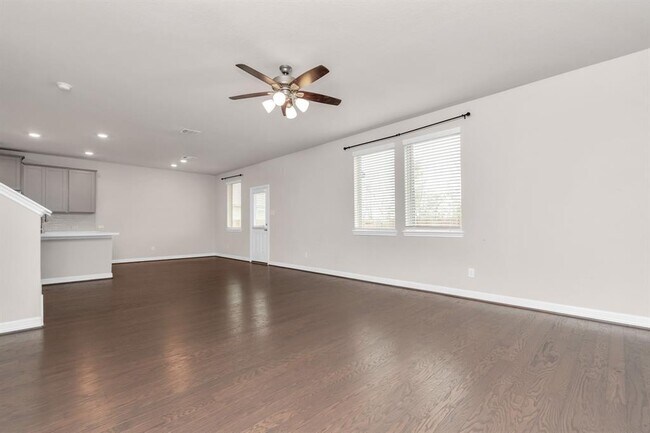 Building Photo - 1517 Portola Dr
