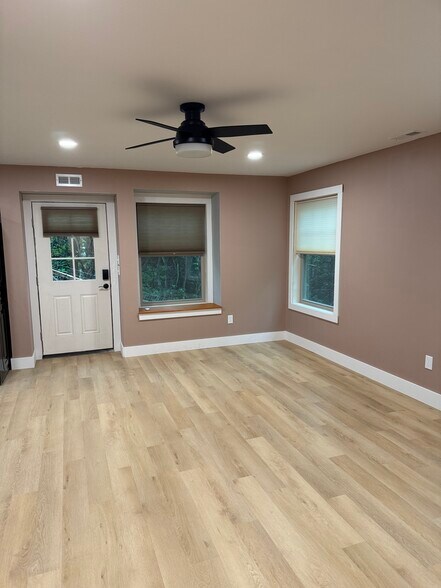 Entrance - 207 Usgewi Ct