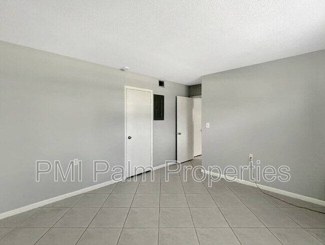 Building Photo - 3154 Meridian Way S