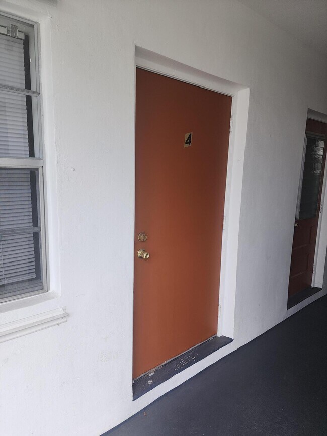 Building Photo - 1007 N 19th Ave