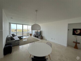 Building Photo - 9101 E Bay Harbor Dr