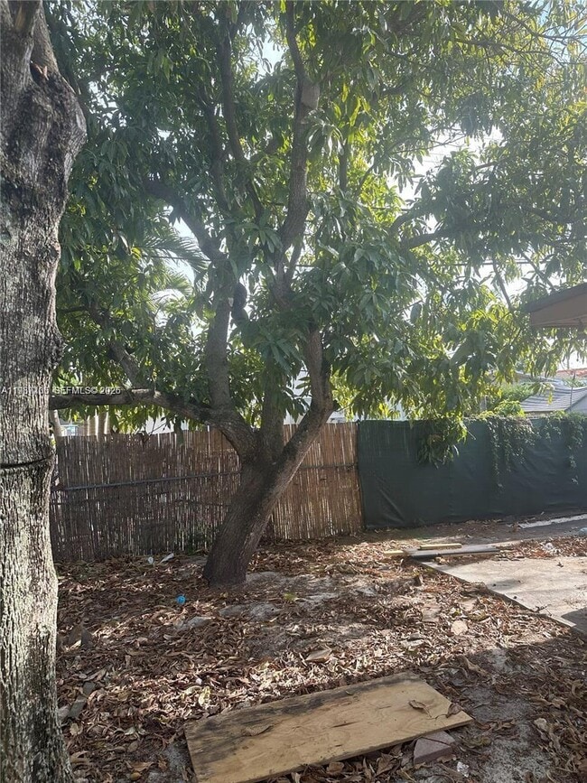 Building Photo - 3268 SW 25th St