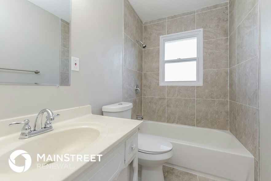 Building Photo - 8301 Laurel Ave